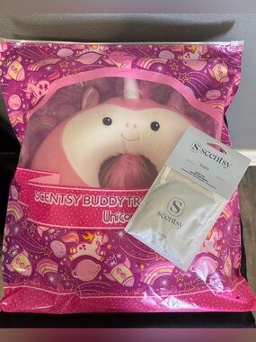 Scentsy Buddy Unicorn Travel Pillow w/ Luna Scent Pak